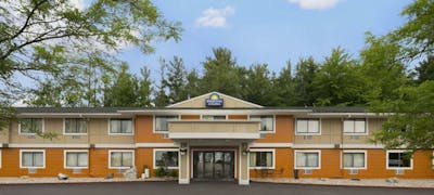 Days Inn and Suites Stevens Pt