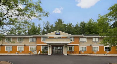 Days Inn & Suites by Wyndham Stevens Point