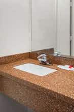 Hotel Travelodge Cape Cod Area photo 5