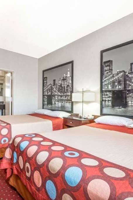 Hotel Super 8 North Bergen NJ NYC A photo 2