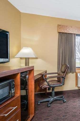 Hotel Baymont by Wyndham Kasson Rochester Area photo 3