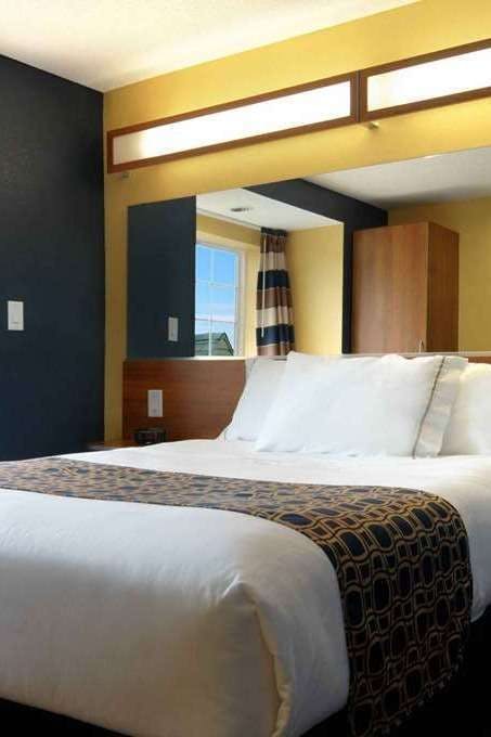 Hotel Microtel Inn & Suites by Wyndham Columbus/Near Fort Moore photo 1