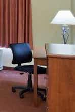 Hotel AmericInn Wyndham Fargo Medcl photo 3