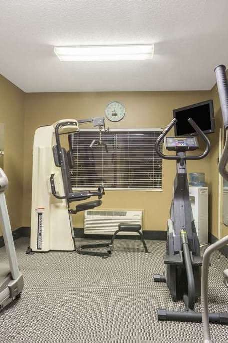 Hotel Ramada by Wyndham Catlettsburg/Ashland photo 3