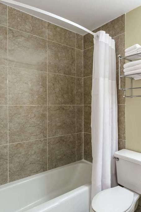 Hotel Days Inn by Wyndham Plymouth photo 5