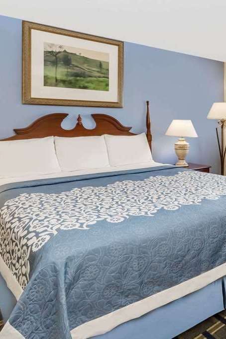 Hotel Days Inn by Wyndham Plymouth photo 1