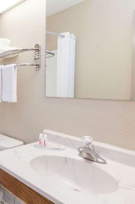 Hotel Super 8 Dunbar Charleston Are photo 4