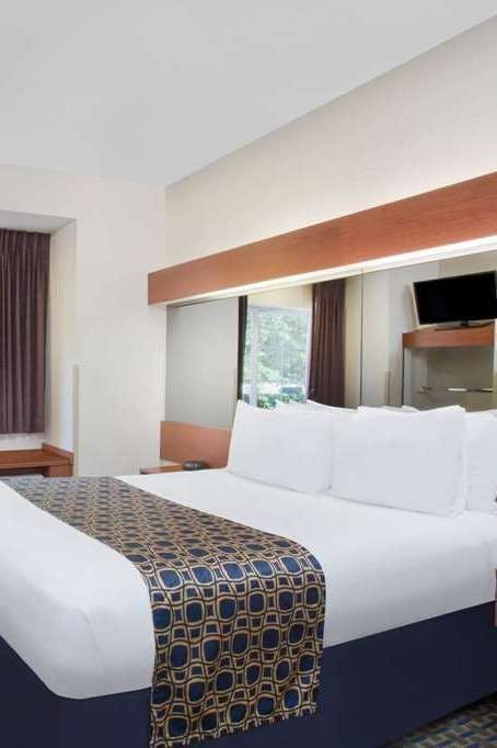 Hotel Microtel Inn & Suites by Wyndham Leesburg/Mt Dora photo 1