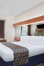 Hotel Microtel Inn & Suites by Wyndham Leesburg/Mt Dora photo 1