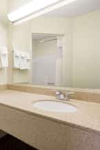 Hotel Days Inn & Suites by Wyndham Bloomington/Normal IL photo 4