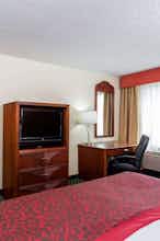 Hotel Days Inn & Suites by Wyndham Bloomington/Normal IL photo 3