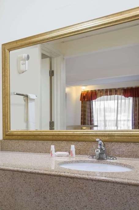 Hotel Super 8 by Wyndham Port Royal/Beaufort photo 4