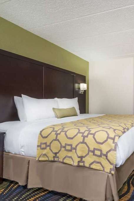 Hotel Baymont by Wyndham Georgetown/Lexington North photo 1