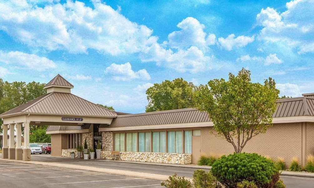 Ramada by Wyndham Midtown Grand Island