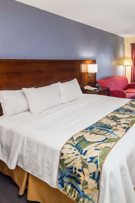 Hotel Days Inn by Wyndham Walterboro, SC photo 1