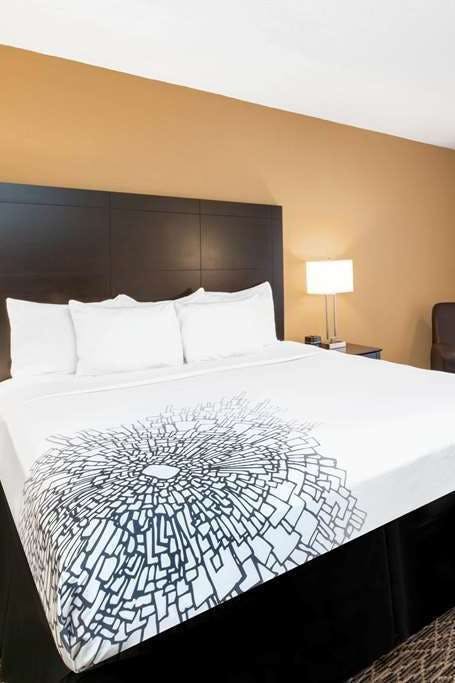 Hotel La Quinta Inn by Wyndham Clearwater Central photo 1