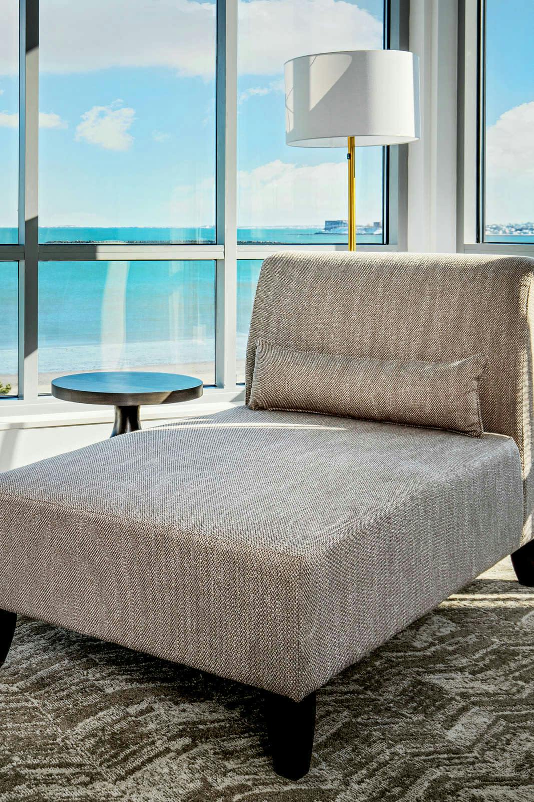 Hotel Springhill Suites by Marriott Boston Logan Airport Revere Beach photo 5