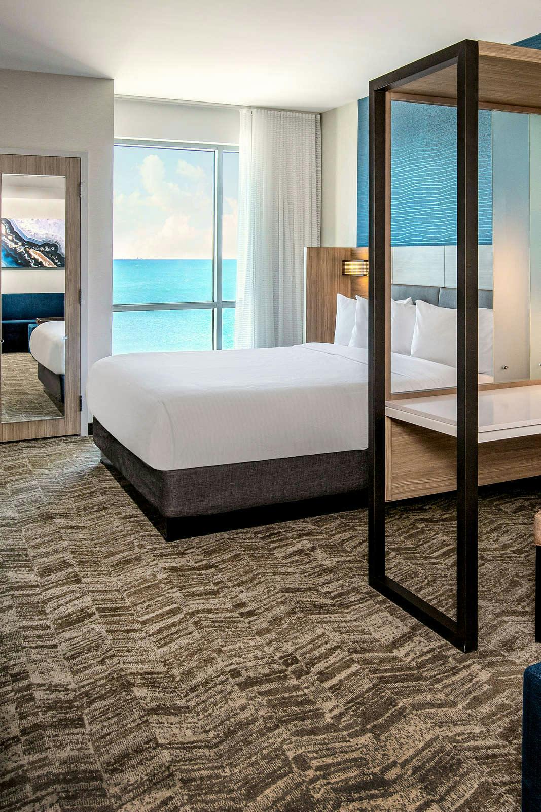 Hotel Springhill Suites by Marriott Boston Logan Airport Revere Beach photo 1