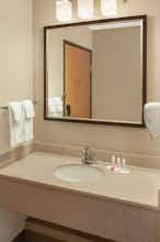 Hotel Baymont Inn and Suites Galesbu photo 4