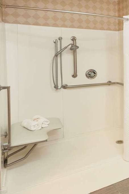 Hotel Baymont by Wyndham Galesburg photo 5