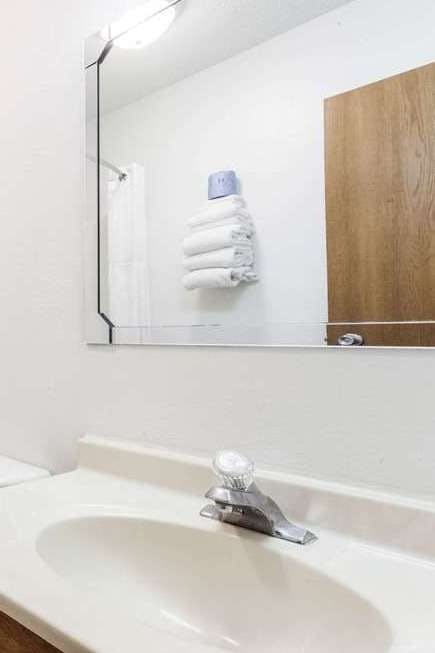 Hotel Super 8 by Wyndham Winchester VA photo 5