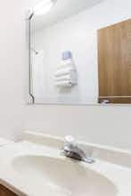 Hotel Super 8 by Wyndham Winchester VA photo 5