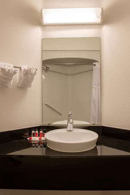 Hotel Baymont by Wyndham Sheridan photo 5