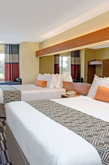 Hotel Microtel Inn & Suites by Wyndham Bushnell photo 2