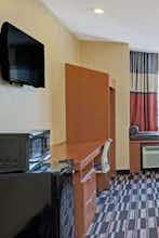 Hotel Microtel Inn & Suites by Wyndham Bushnell photo 4