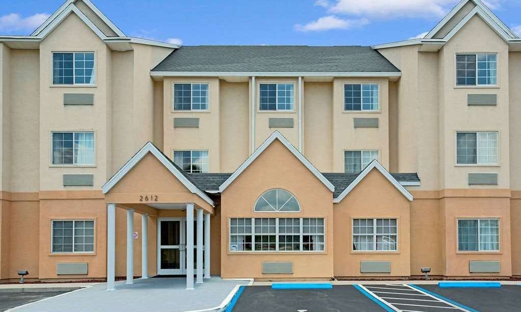 Microtel Inn & Suites by Wyndham Bushnell
