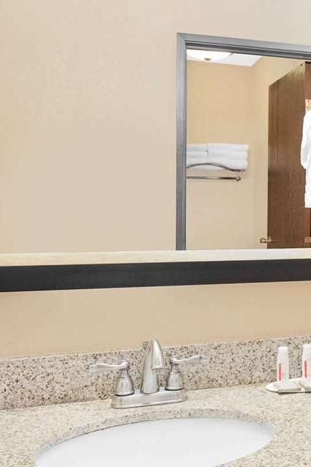 Hotel Super 8 Sheboygan photo 3