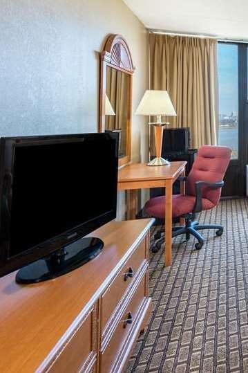Hotel Ramada by Wyndham West Atlantic City photo 3