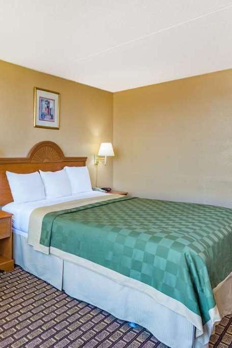 Hotel Ramada by Wyndham West Atlantic City photo 1