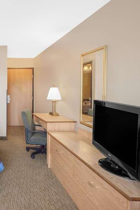 Hotel Super 8 by Wyndham Seville photo 3