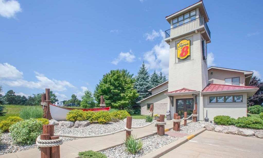 Super 8 by Wyndham Houghton Lake