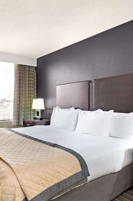 Hotel Wyndham Garden Norfolk Downtown photo 1