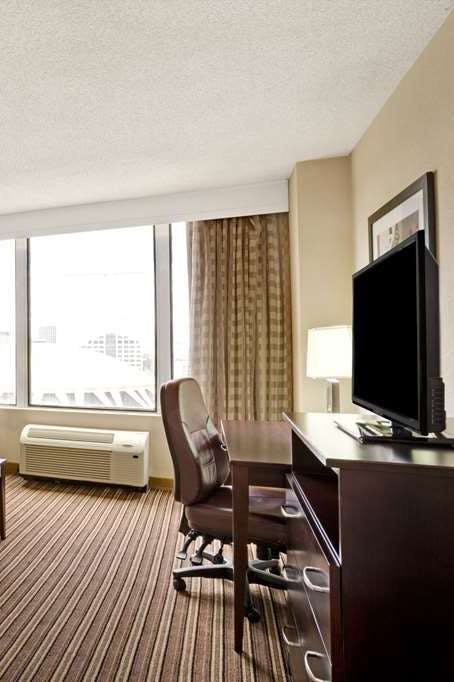 Hotel Wyndham Garden Norfolk Downtown photo 4