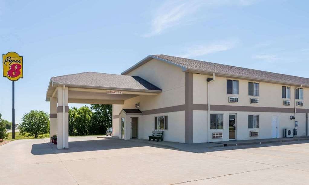 Super 8 Beloit KS
