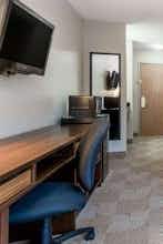 Hotel Super 8 Beloit KS photo 4