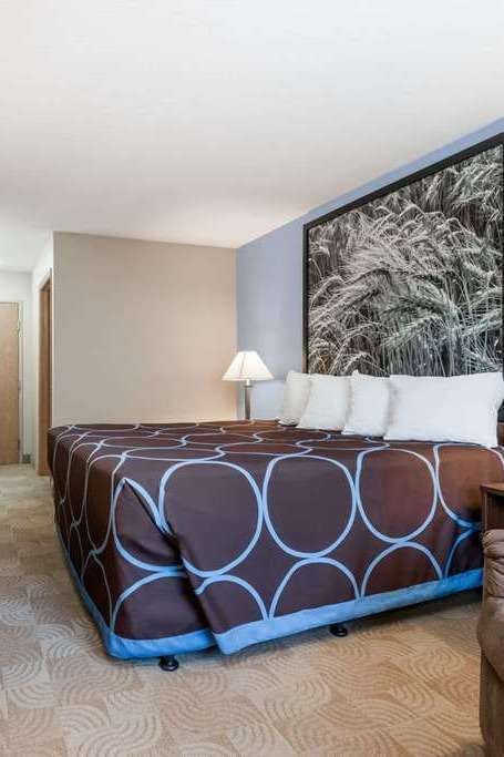 Hotel Super 8 Beloit KS photo 1
