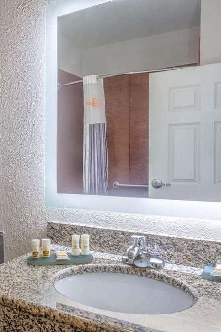 Hotel La Quinta Inn & Suites by Wyndham Ely photo 5