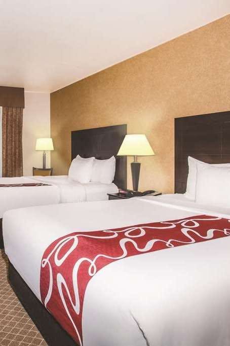 Hotel La Quinta Inn & Suites by Wyndham Ely photo 2