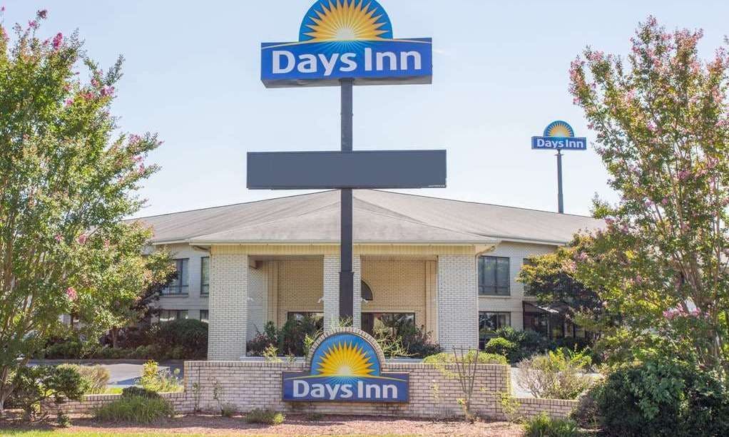 Days Inn by Wyndham Spartanburg Waccamaw