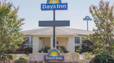 Days Inn by Wyndham Spartanburg Waccamaw