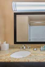 Hotel Wyndham Garden OKC Conf Ctr photo 4