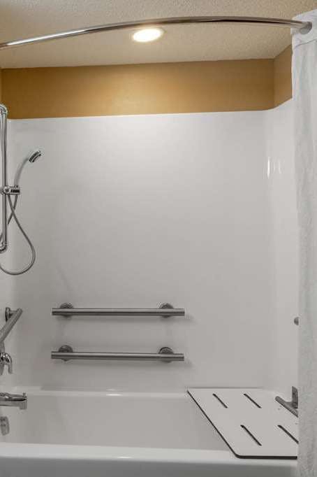 Hotel Microtel Inn & Suites by Wyndham Columbia/At Fort Jackson photo 5