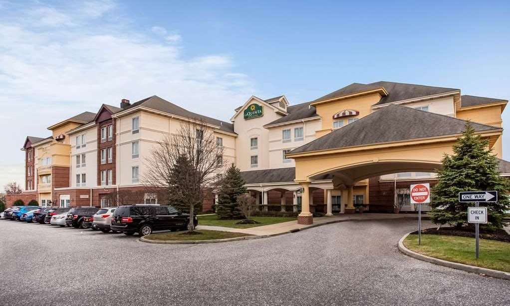La Quinta Inn & Suites by Wyndham Islip - MacArthur Airport