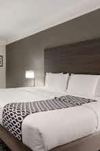 Hotel La Quinta Inn & Suites by Wyndham I-20 Longview South photo 2