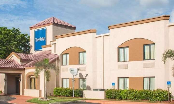 Travelodge by Wyndham Fort Myers Airport