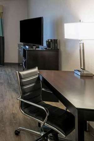 Hotel La Quinta Inn Ste Lebanon photo 3